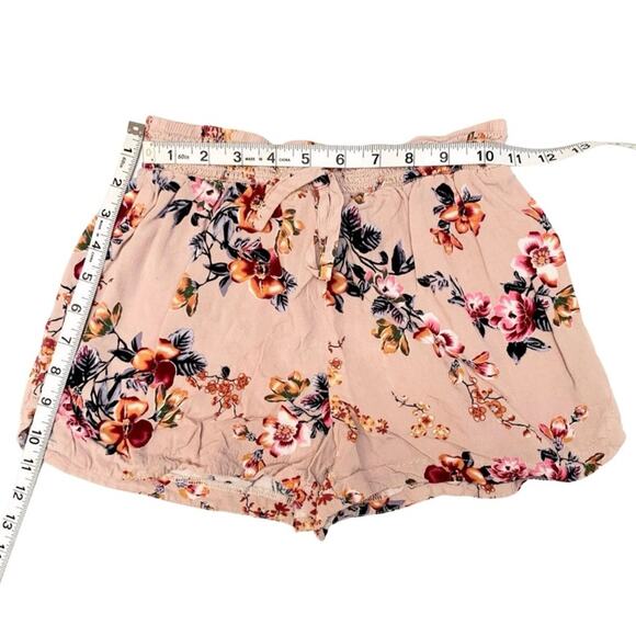 Mauve Pink Floral Shorts - Picture 3 of 5